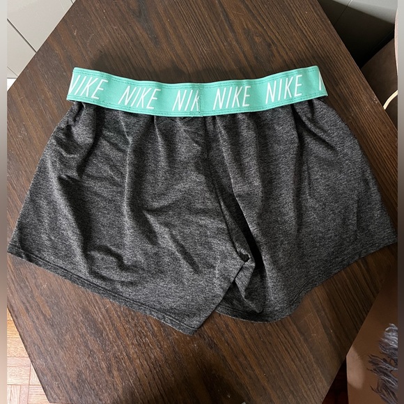 Nike | women’s dry fit shorts - Picture 6 of 7